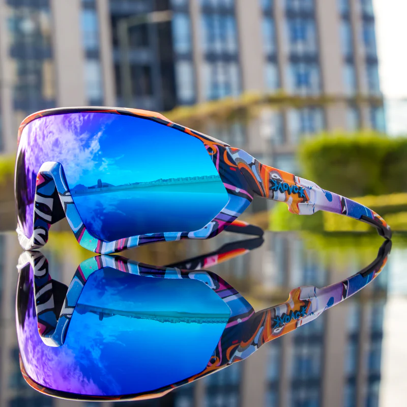 Trendy Y2K Curved Shield Sunglasses Street Fashion